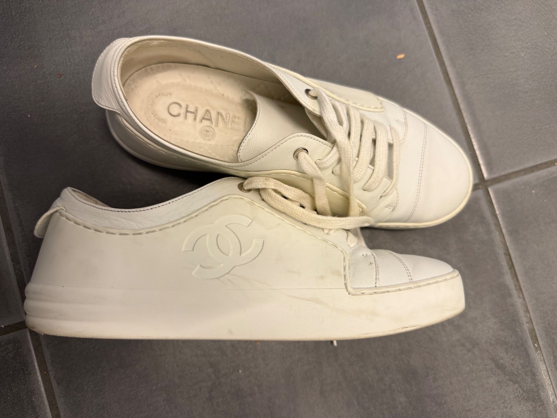 Chanel Damenschuhe: Chanel Sneaker gr.36 – Gebraucht aus Zug von dan_l757