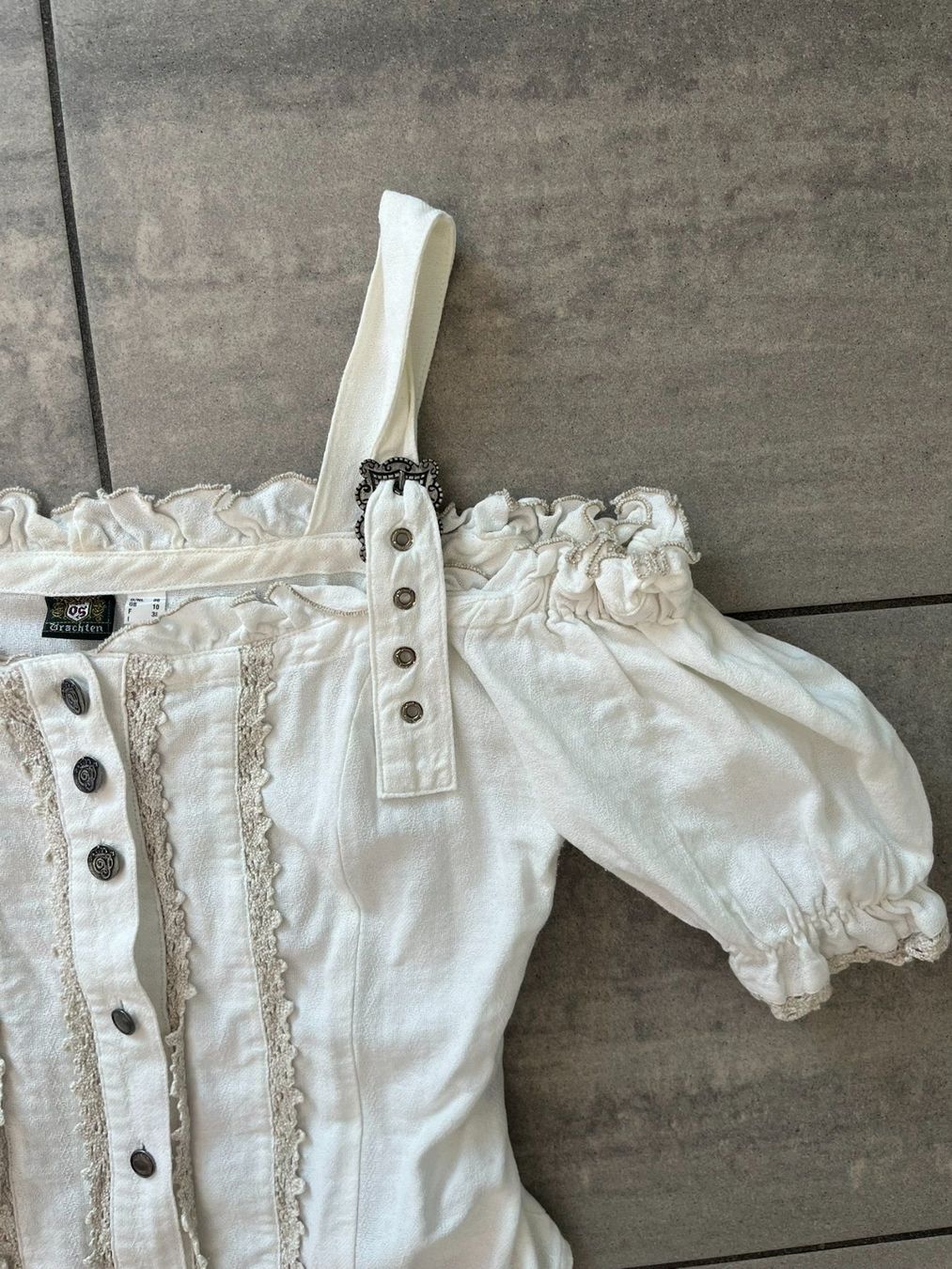 Costumi: OS Trachten Dirndl Set Beige Bluse + Rock – Usato da Otelfingen venduto da Denis_ZH 4