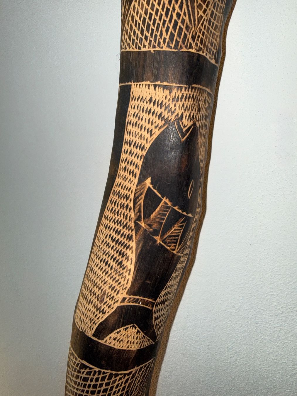 Strumenti musicali: Didgeridoo mit handgeschnitzten australischen Tiermotiven – Usato da Gunten venduto da molinax 2