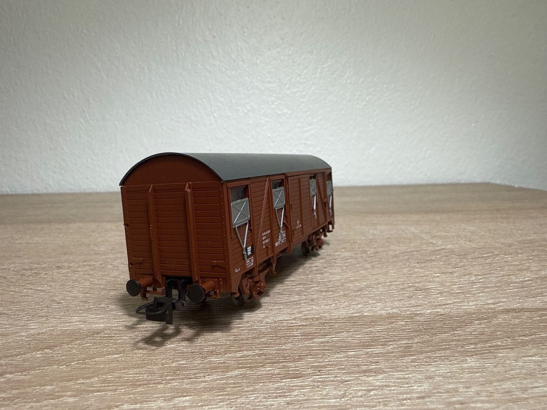Roco Modellini di ferrovie: Roco Güterwagen DB H0 (90) – Usato da St-Aubin-Sauges venduto da Lo_Go 2