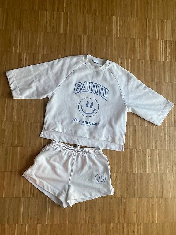 Lotti di vestiti: Cooles Set von Ganni – Usato da Zürich venduto da rundeshaus1