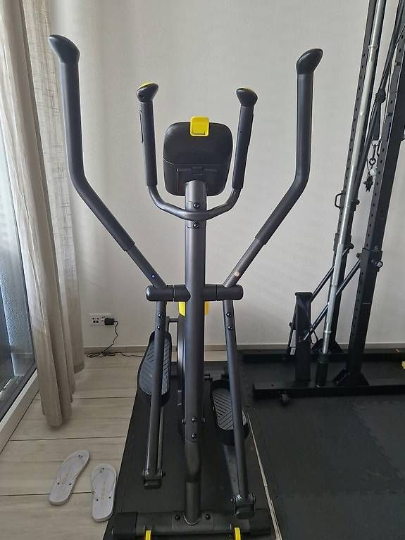 Decathlon Hometrainer: Domyos C3.0 Elliptical Cross Trainer  Bluetooth, 9 Programs – Gebraucht aus Richterswil von tor_g5lv