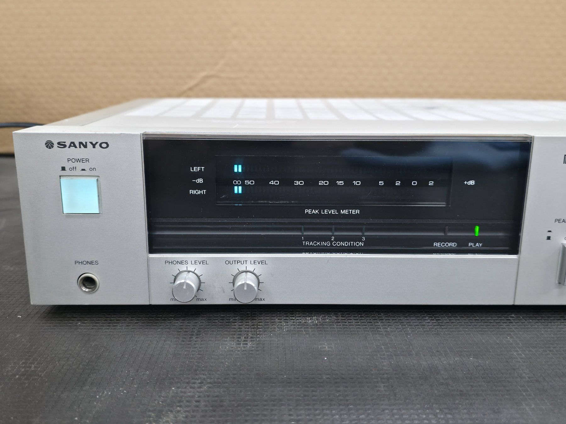 Sanyo Verstärker: Sanyo Plus 5 PCM Pulse Code Modulation Processor - Rarität – Gebraucht aus Dietlikon von litisop 1