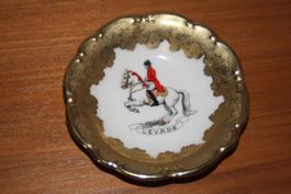 Kleines Schälchen mit Goldrand
