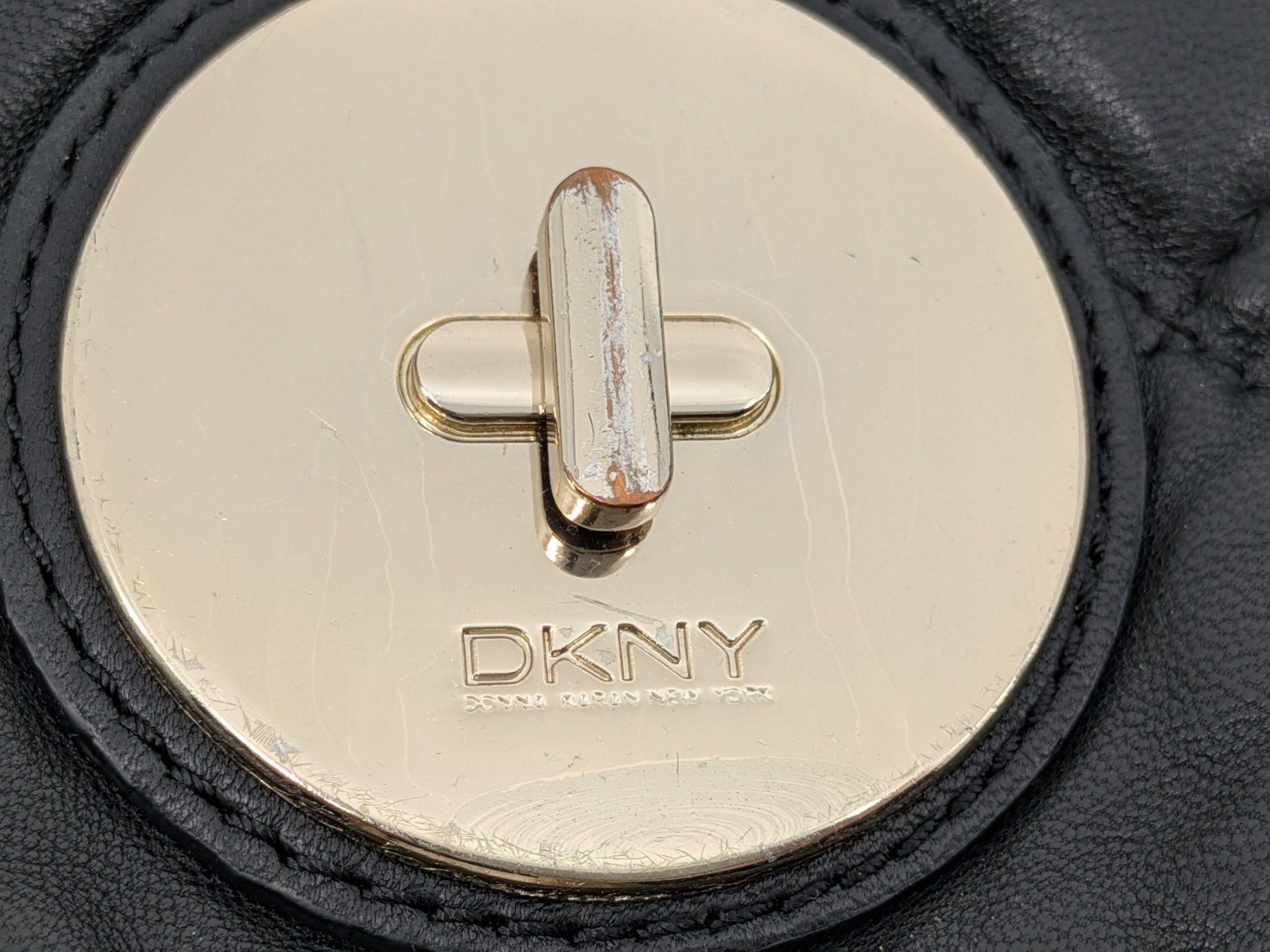 DKNY Borse da donna: DKNY Vintage Tasche schwarz – Usato da Emmen venduto da magelan 1