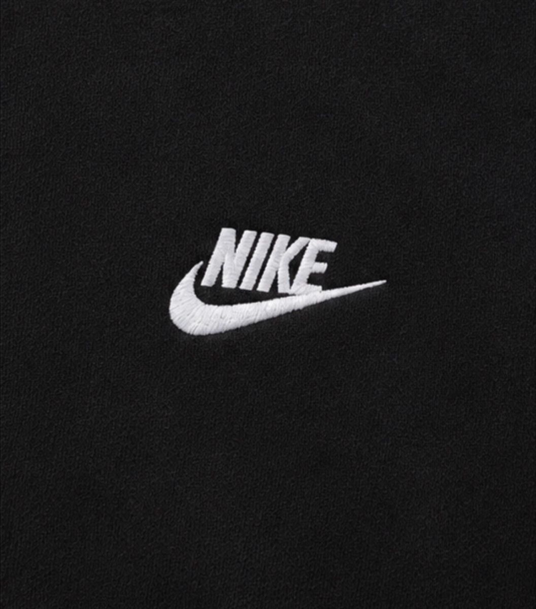 Nike Maglioni & Felpe: Nike Pull à Capuche Noir - Taille M - Très bon état – Nuovo (secondo la descrizione) da Genève venduto da VYRONArchive 3