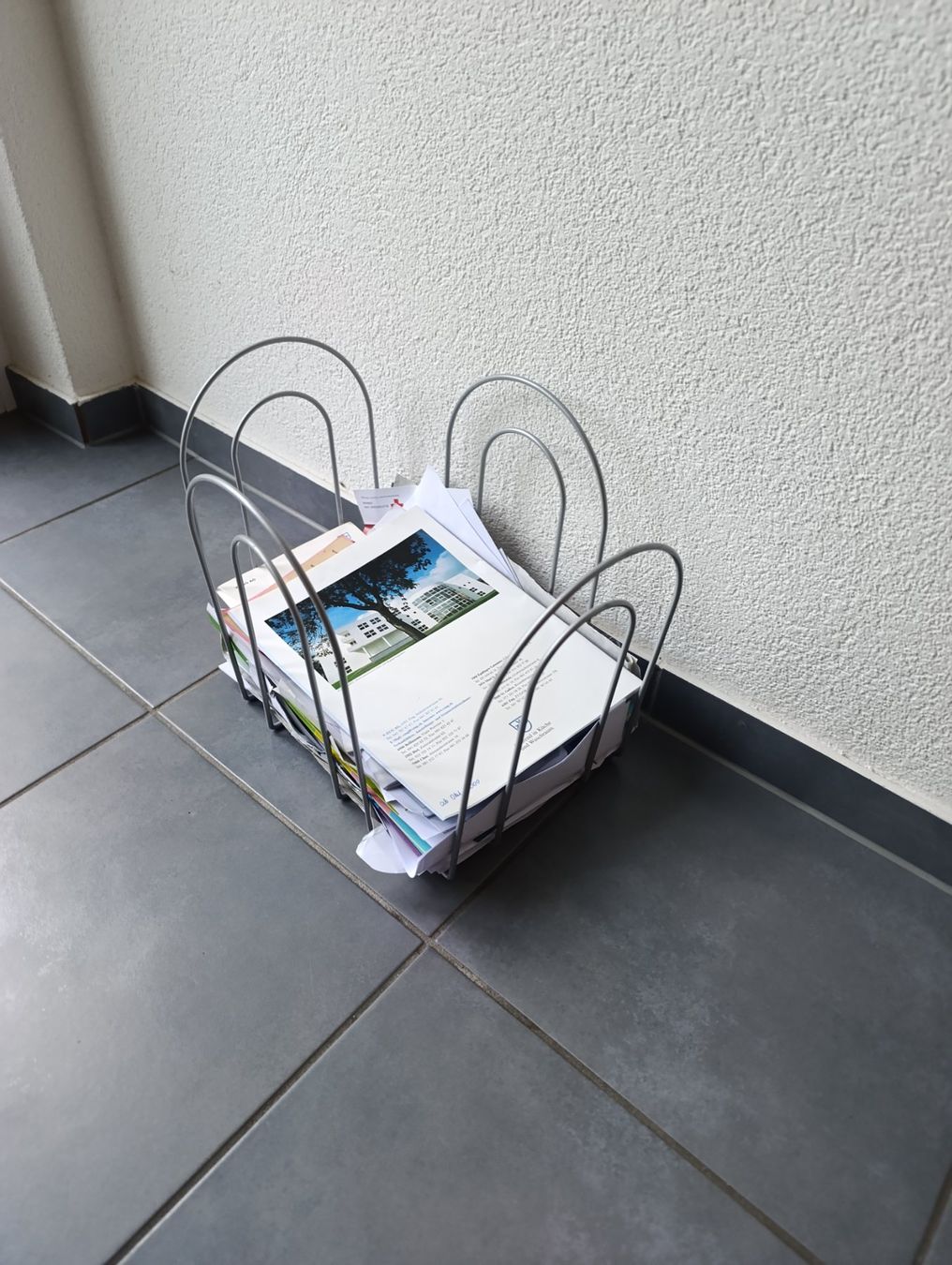 Altro per la casa: Edler Draht-Zeitschriftenständer – Usato da Zürich venduto da IchbindeRico