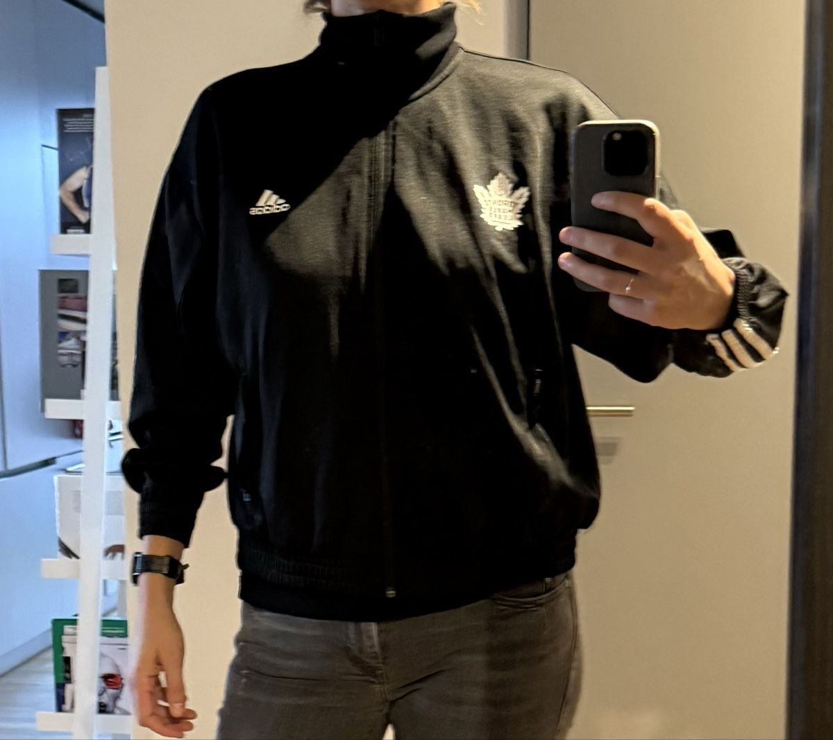 Adidas Jacken: Adidas Toronto Maple Leafs  Grösse L – Gebraucht aus Winterthur von ivule2000 7