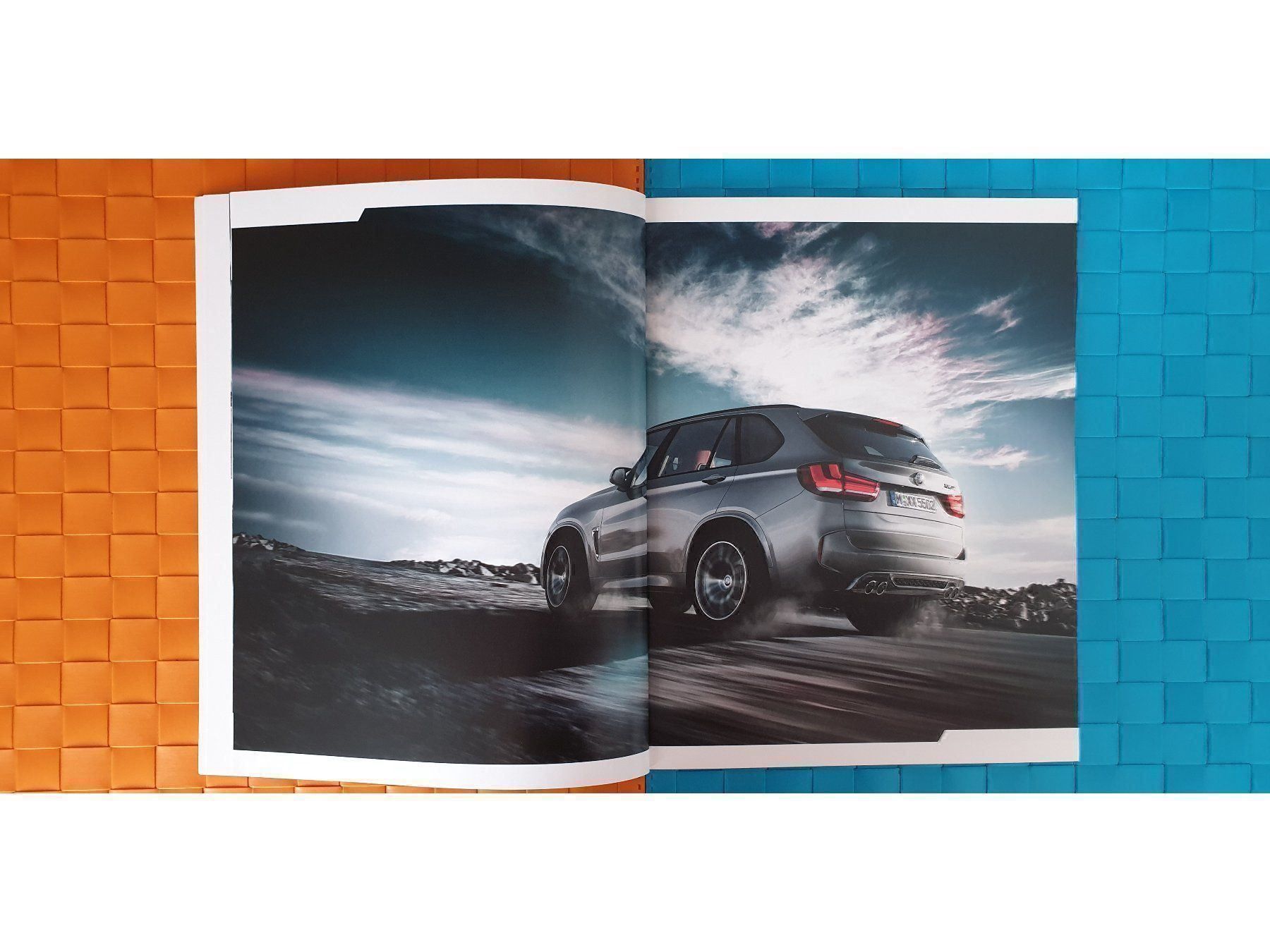Riviste & Magazine: BMW X5 M / X6 M - Prospekt / Katalog – Nuovo (secondo la descrizione) da Viganello venduto da CARLiteratur 2