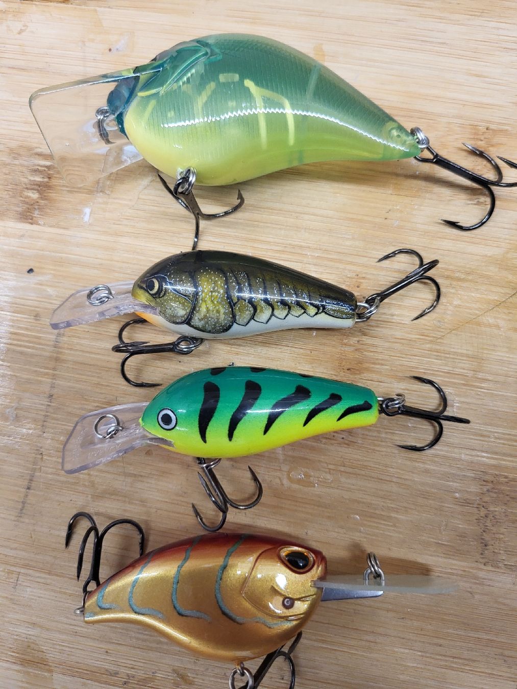Esche: divers crank bait . rapala strom . etc.. – Usato da Lentigny venduto da Davide599