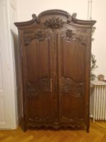 Armoire Normande de mariage, bois sculpté en bon état