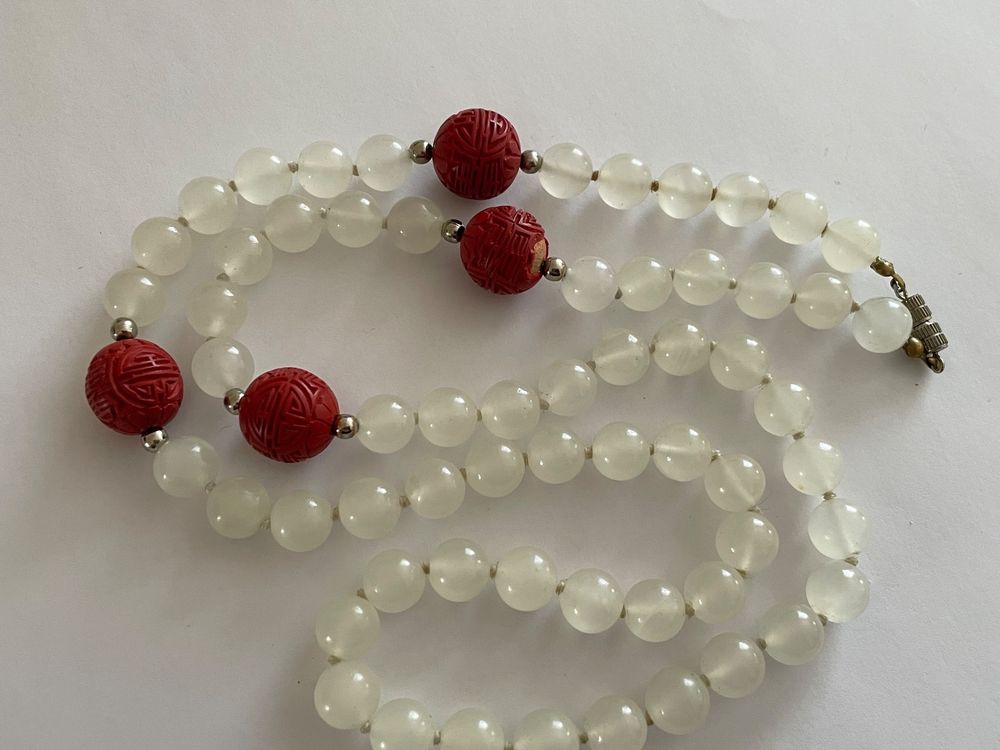 Collier ancien en perles de pierre, bijoux artisanaux vintage