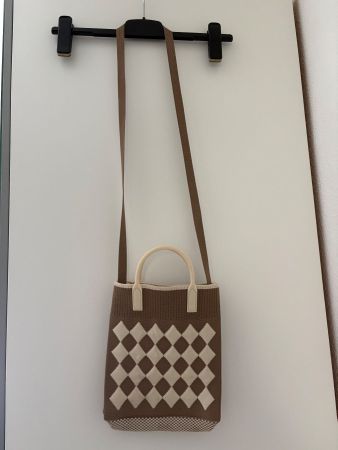 Bag bought in JAPAN - 23 cm x 20 cm - never worn
