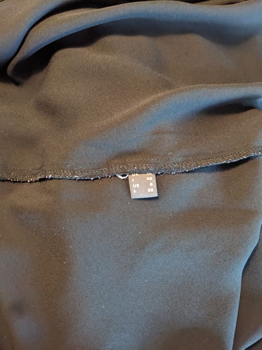 Tuniche: schöne, schwarze Bluse von Esprit, Grösse 38 – Usato da Basel venduto da labaffe01 6