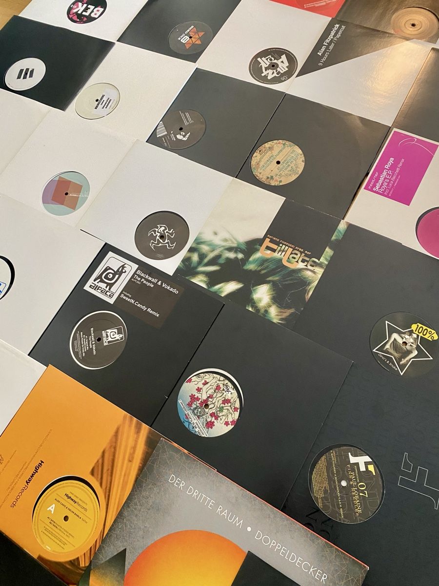 Dischi in vinile: Vinylsammlung Techno Minimal Tech House – Usato da Möhlin venduto da Devilspunchbowl 7