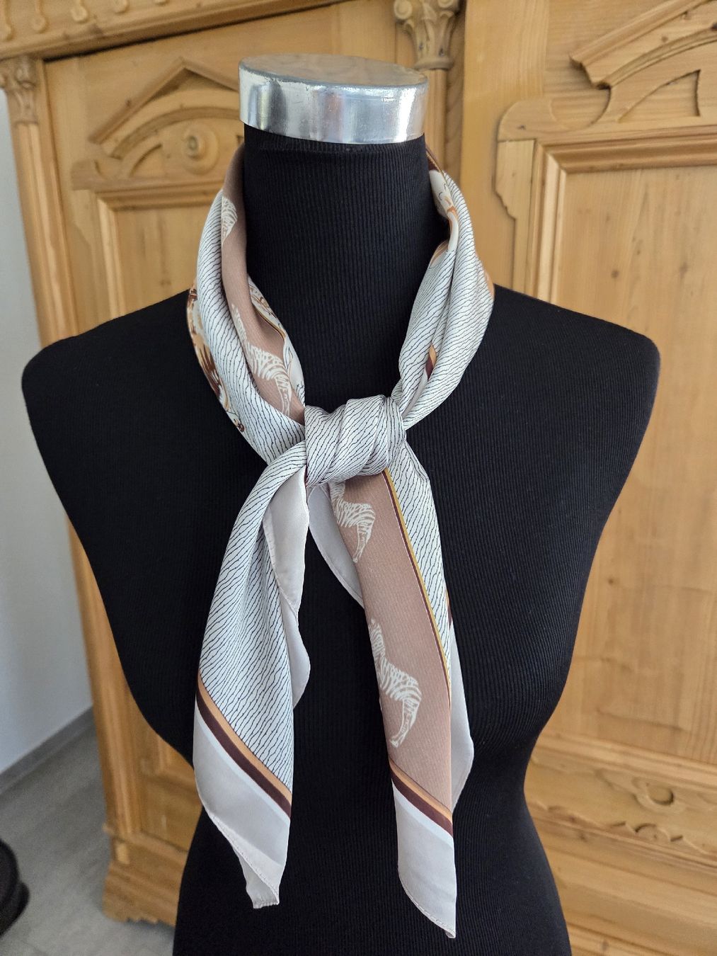 Foulard & Sciarpe: schönes Foulard – Nuovo (secondo la descrizione) da Wiesendangen venduto da Sinhuk 2