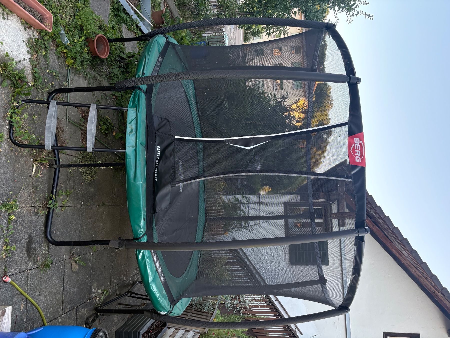 Trampolines: Berg Trampolin Champion d=330cm – D'occasion à Freienstein par mir_pz2t