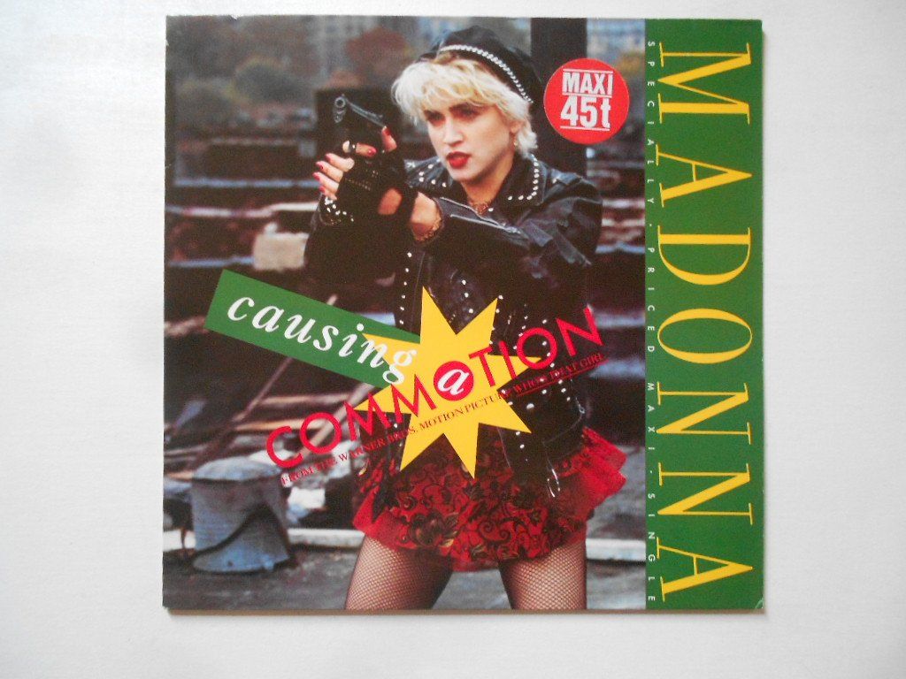 Vinyles: MADONNA  -  CAUSING COMMATION  ( MAXI 45 T. ) – D'occasion à Bex par Giorgiob