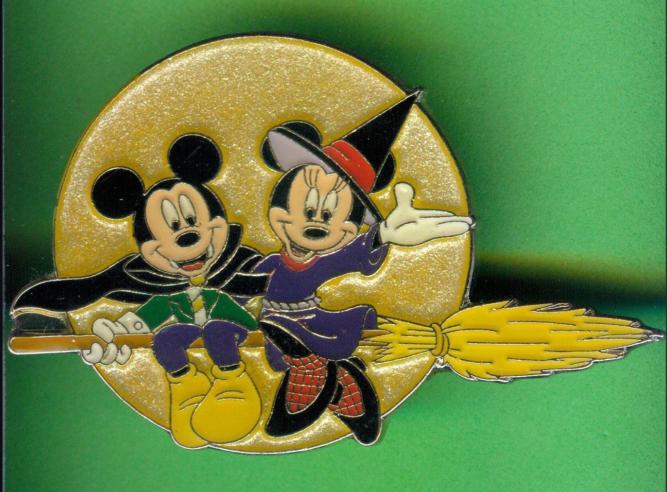 Disney Placchette & Badge: Disney   MICKEY & MINNI  Halloween – Usato da Winterthur venduto da Sammleroase