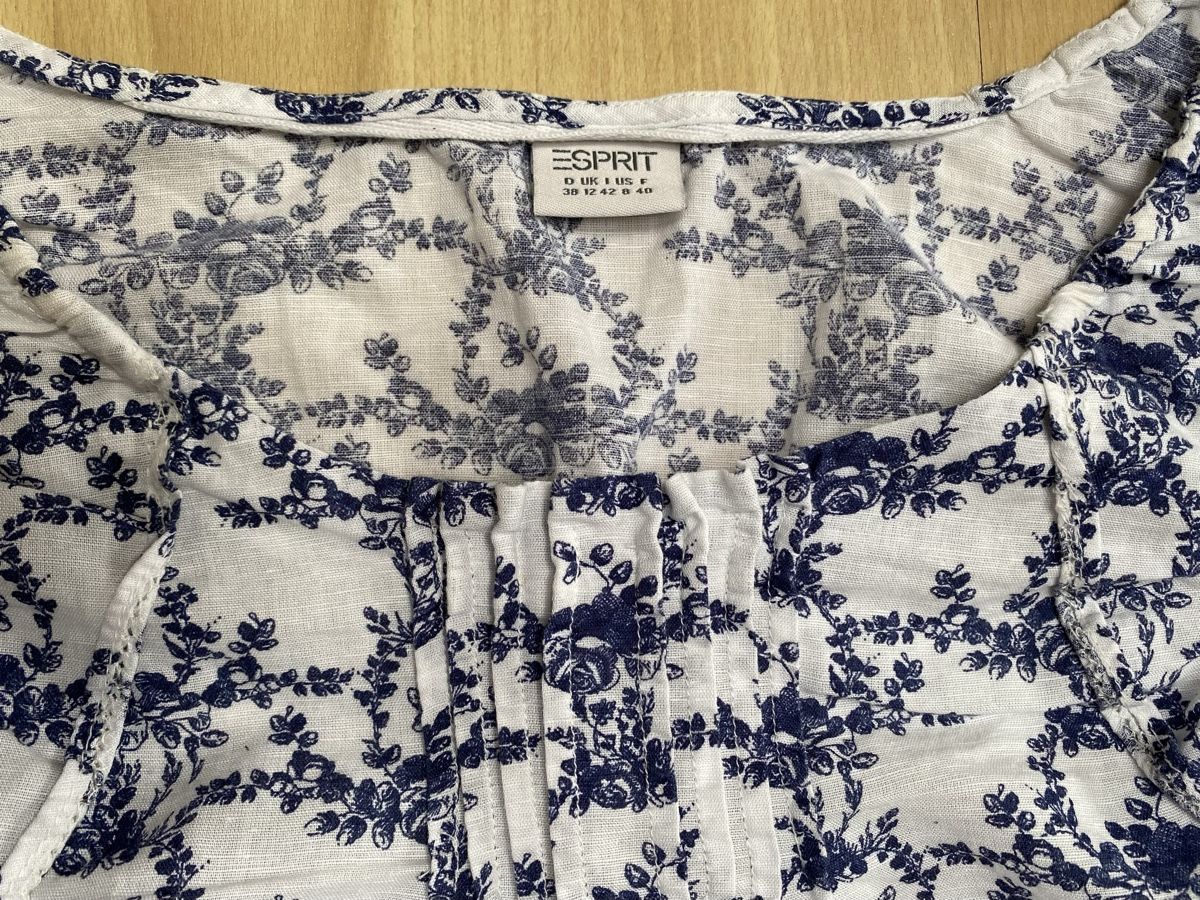 Esprit Camicette: Esprit Top, Leinen, 38, blau-weiss Blumenmuster – Nuovo (secondo la descrizione) da Buochs venduto da H16 1