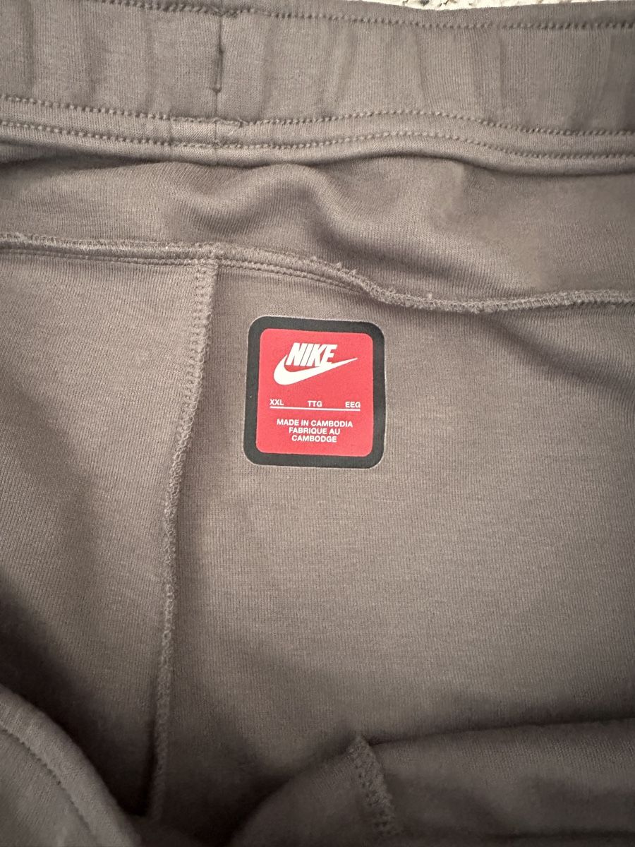 Nike Pantaloni: Nike Tech fleece xxl 2xl serie 2024/25 – Nuovo (secondo la descrizione) da Riggisberg venduto da Gs13_pn7srt 1
