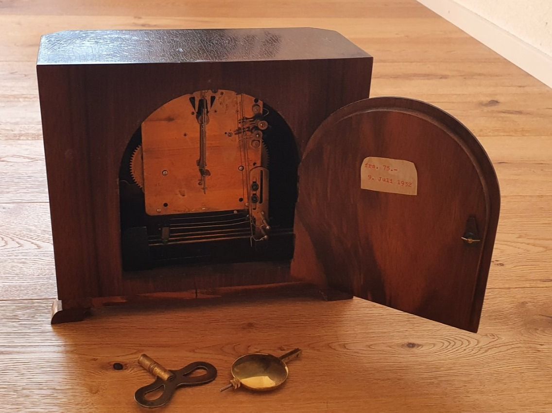 Orologi: Antike Tischuhr 1932 – Usato da Reinach AG venduto da Bodomia 1