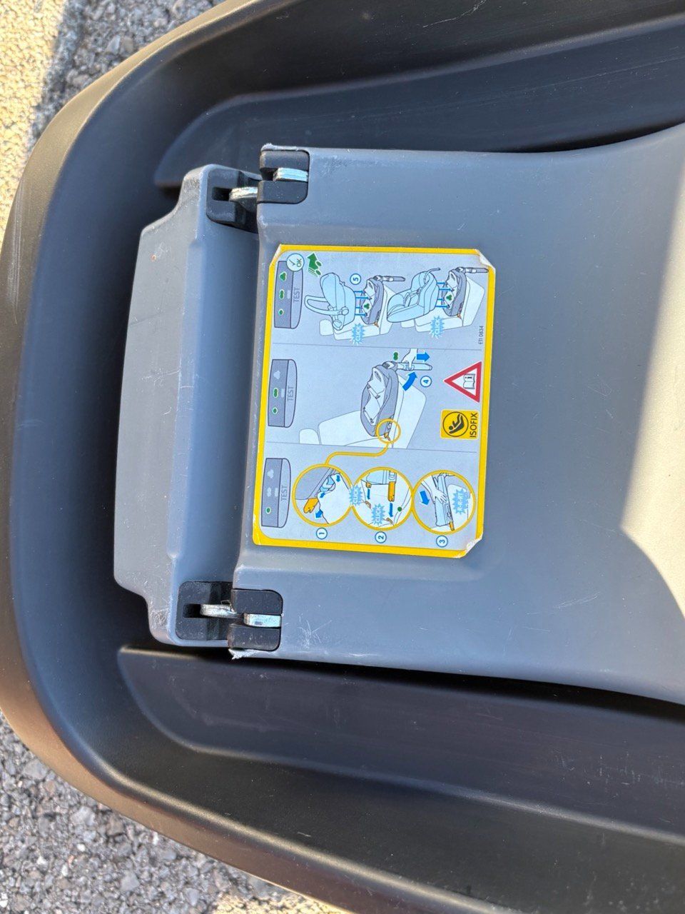 Maxi-Cosi Sièges auto: Maxi Cosi FamilyFix mit Isofix – D'occasion à Ruswil par Tigerfighter7 3