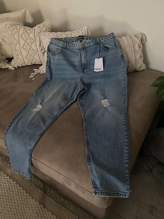 Vendesi jeans donna nuovi