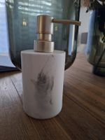Seifenspender Marmoroptik mit goldenem Pumpkopf 