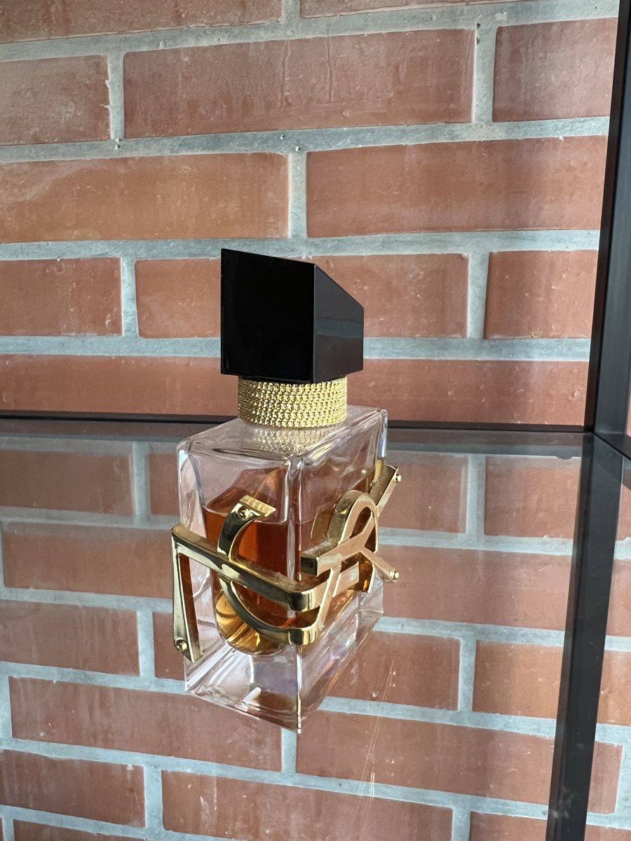 Saint Laurent Profumi & Eau de Toilette: Yves Saint Laurent Libre Eau de Parfum Intense 30ml – Usato da Biel/Bienne venduto da mona222 1