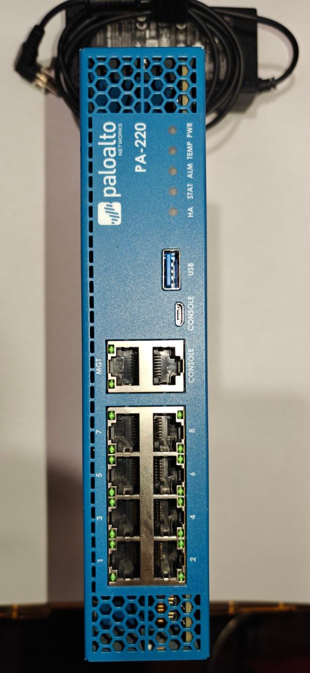 Palo Alto PA-220 Firewall - Top Zustand! Wie neu! (Gebraucht) in Meilen ...