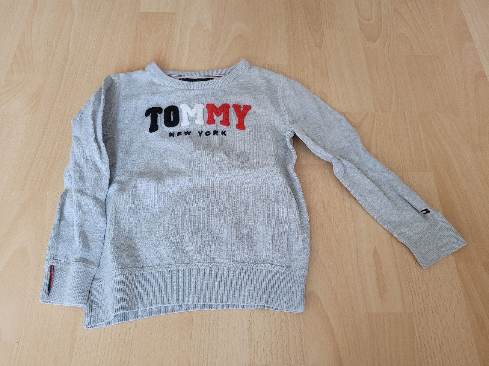 Tommy Hilfiger Maglioni & Felpe: Pullover Tommy Hilfiger gr. 104 – Usato da Inwil venduto da Flower2325