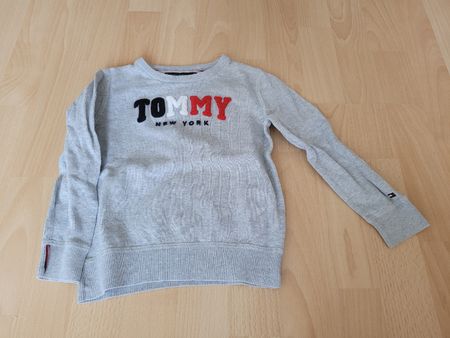 Pullover Tommy Hilfiger gr. 104