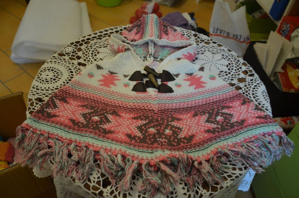 Giacche & Cappotti: TAILLE 74 - PONCHO – Usato da Chiasso venduto da Dolly015