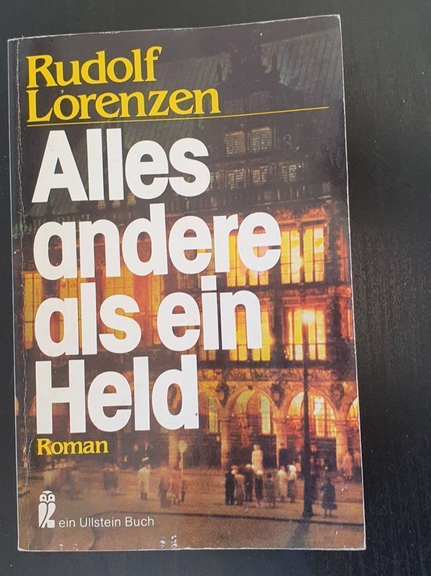 Libri: Alles andere als ein Held (Roman) – Usato da Langnau am Albis venduto da jer_pm72
