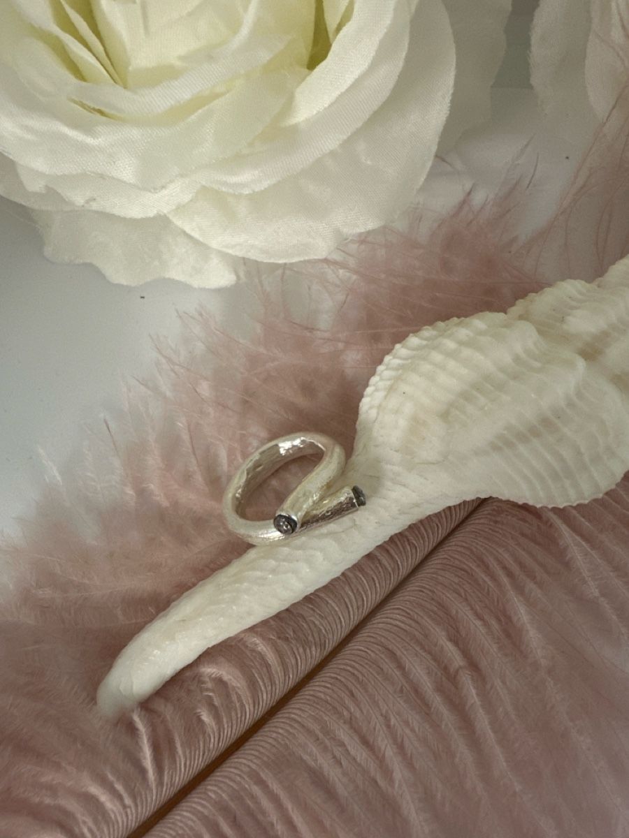 Anelli: Handmade Ring aus Silber mit Zirkonia – Nuovo e nell'imballaggio originale da Niederglatt ZH venduto da Silberschmuck-design 1