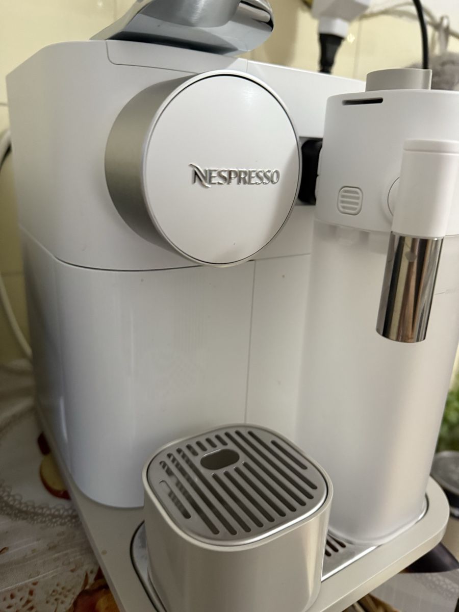 Nespresso Macchine per caffè & Macchine per espresso: Nespresso Lattissima mit Kaffekapsel – Nuovo (secondo la descrizione) da Zürich venduto da Dalia.ababssa 3