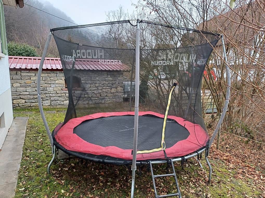 Trampoline: Trampolin  – Gebraucht aus Grosswangen von mar_s8mm