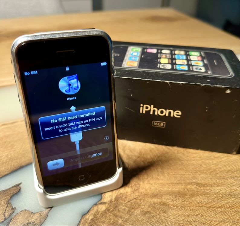 Apple iPhone 1. Generation (2G, 16 GB) Sammlerstück (Gebraucht) in ...