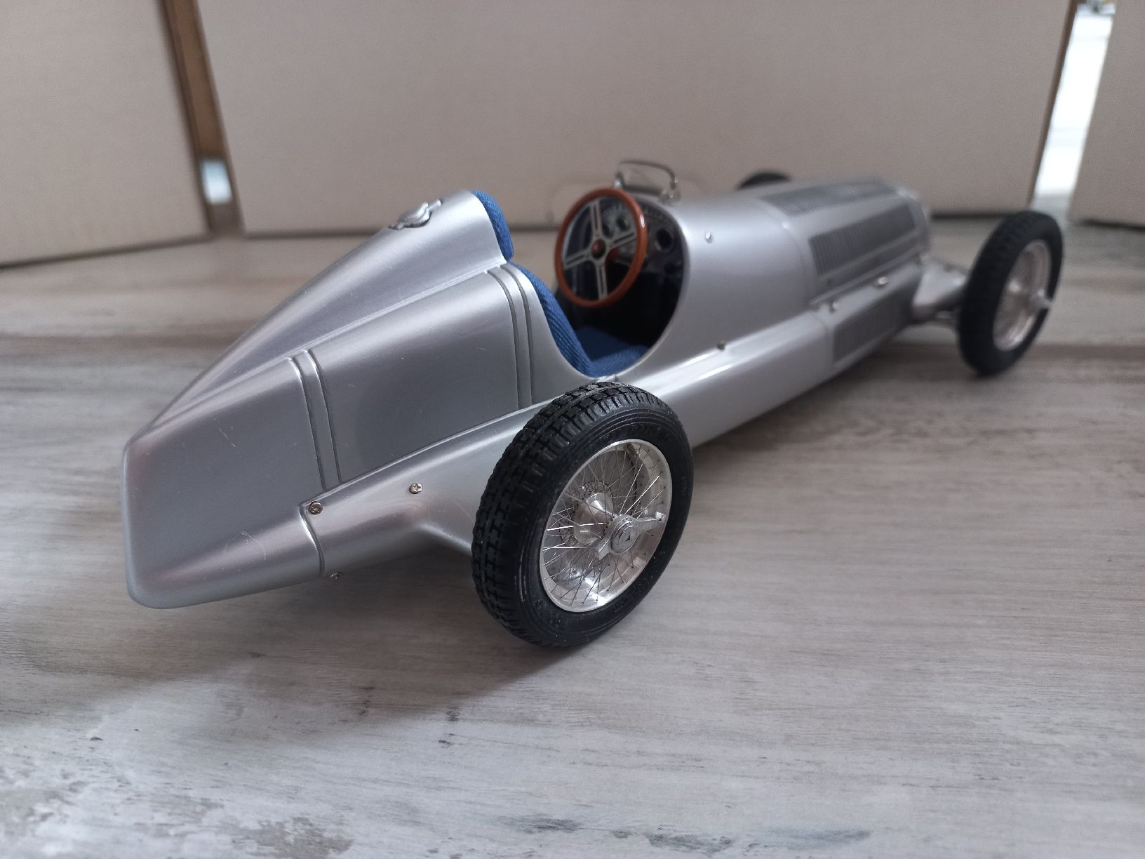CMC Modellautos: Mercedes W25 1/18 CMC – Gebraucht aus Attalens von remy_s00 3