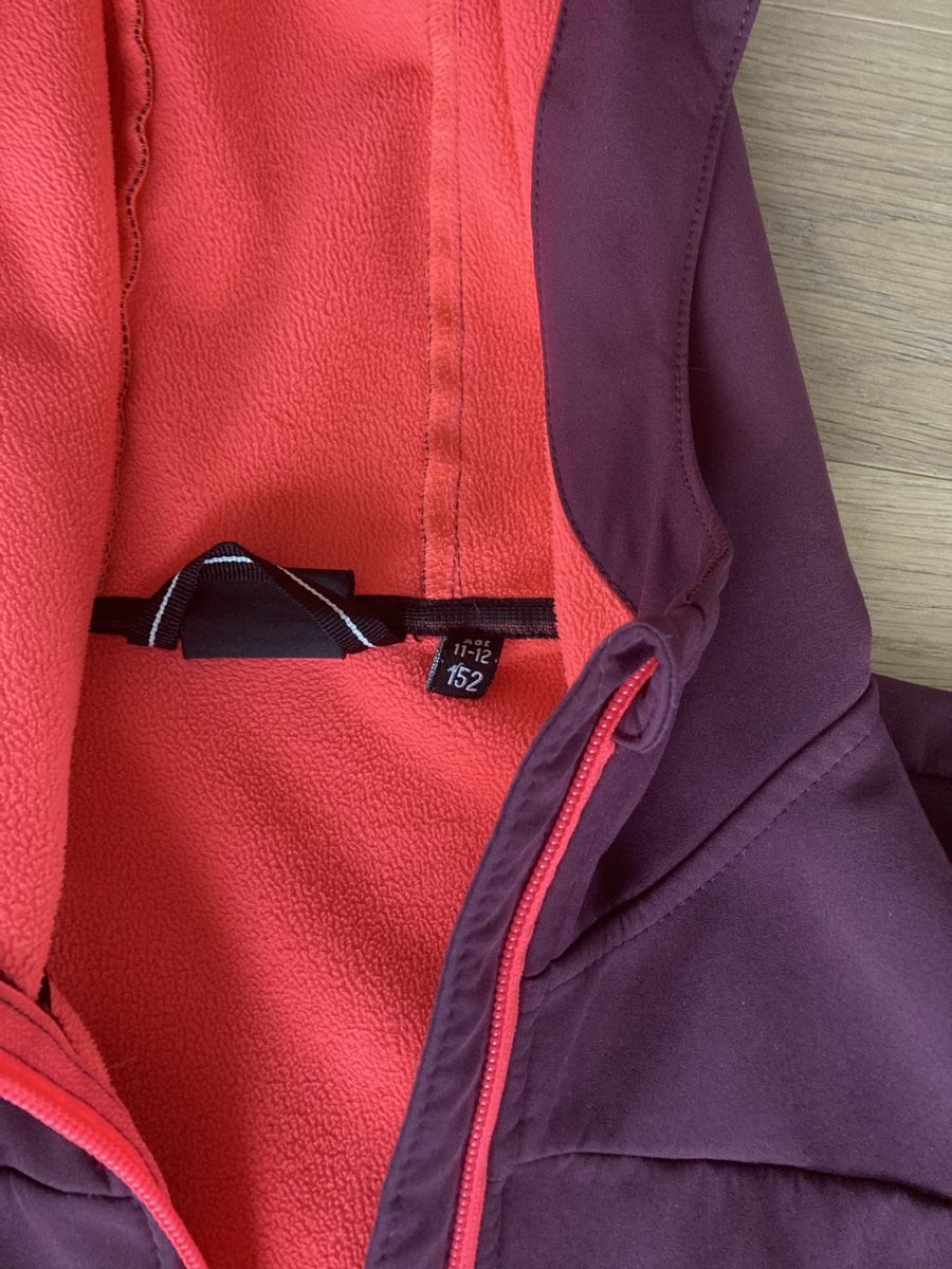 Lotti & Set di vestiti: Regen und Windjacke Grösse 152 – Usato da Bergdietikon venduto da Marilyn9 1