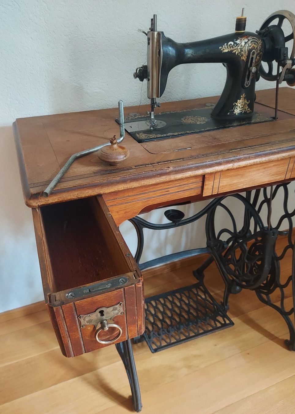 Nähmaschinen: Nähmaschine antik – Gebraucht aus Ulmiz von laCarotte 7