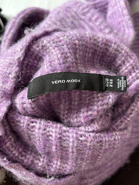 Maglioni & Felpe: violetter Strickpullover mit Rollkragen – Usato da Chur venduto da gio_6rlp 1