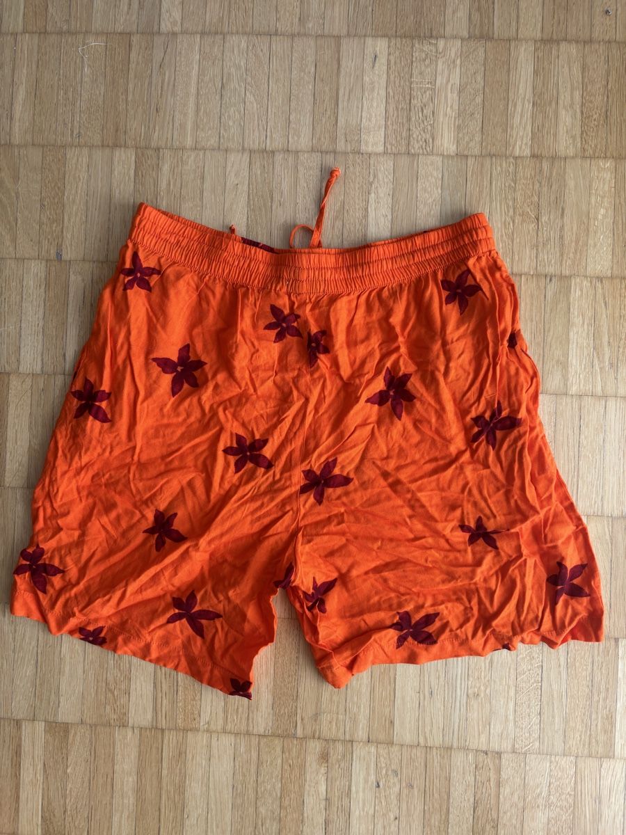 Pantaloni: Sommerliche Shorts Gr. M, orange mit Blumenmuster. – Usato da Zürich venduto da Eves.vintage.element 1