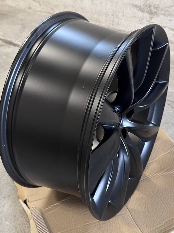 Cerchioni: Tesla Model Y 22" Felgensatz – Usato da Attinghausen venduto da Silvanoou 1