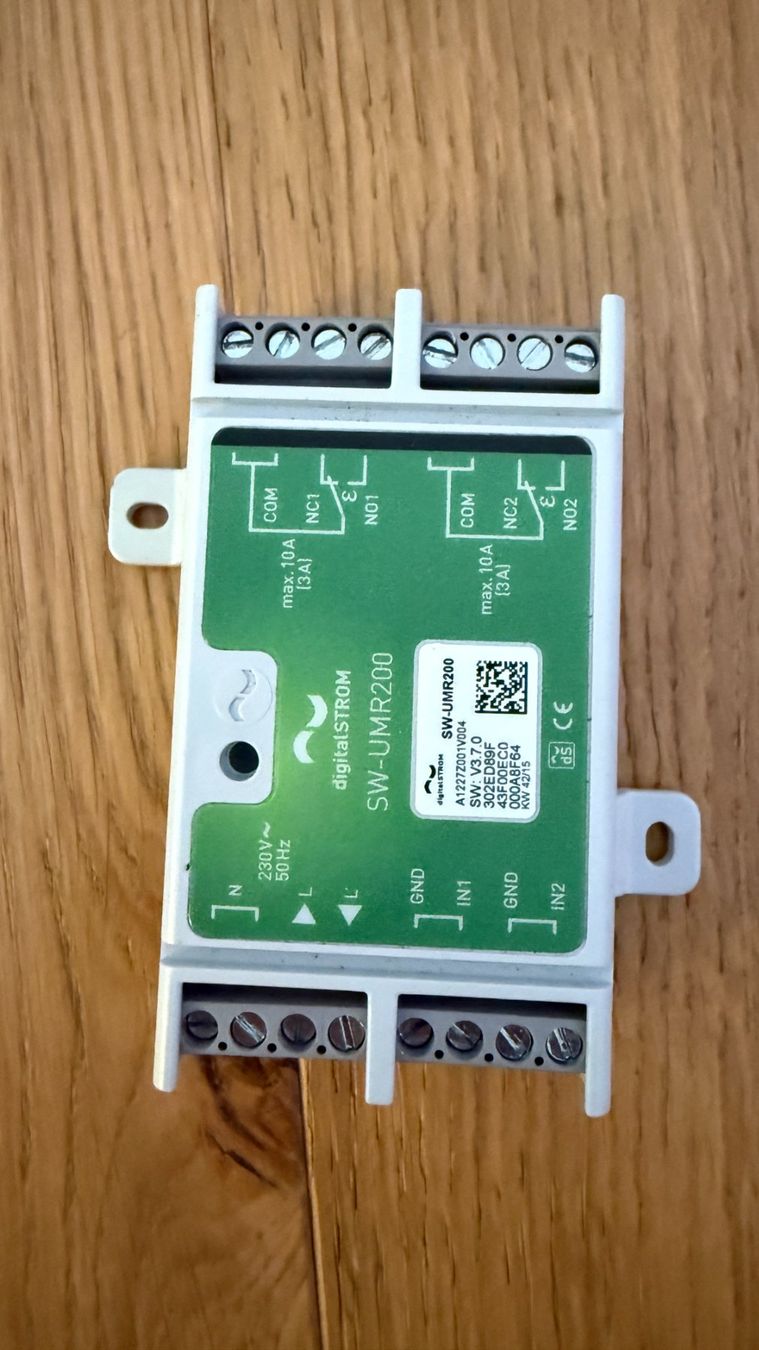 DigitalSTROM Componenti elettronici: digitalSTROM SW-UMR200 Universal-Relais-Modul, Hutschiene – Usato da Aesch BL venduto da Pati106