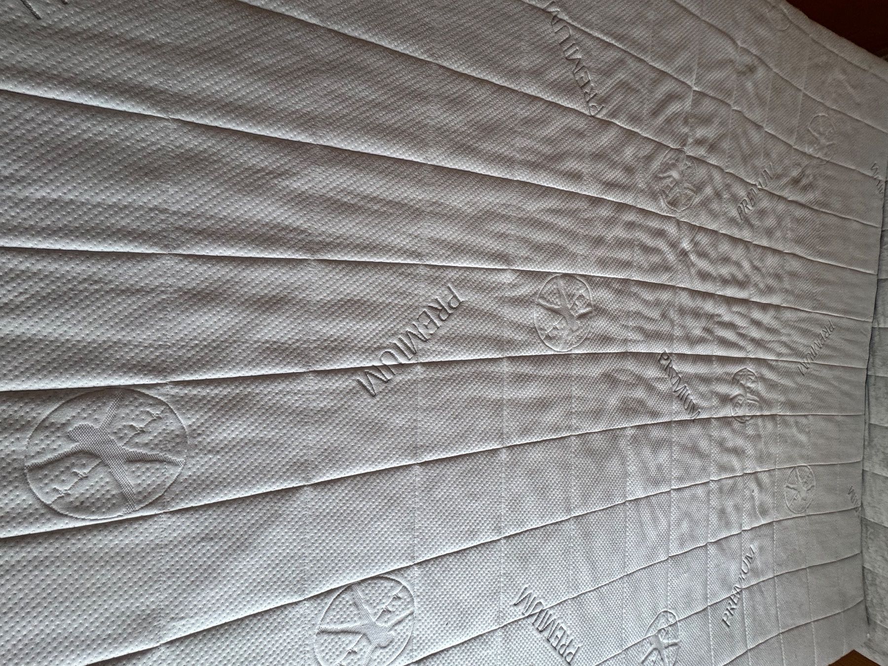 Top: Bett topper – Usato da Göschenen venduto da Lord.Raiden 2
