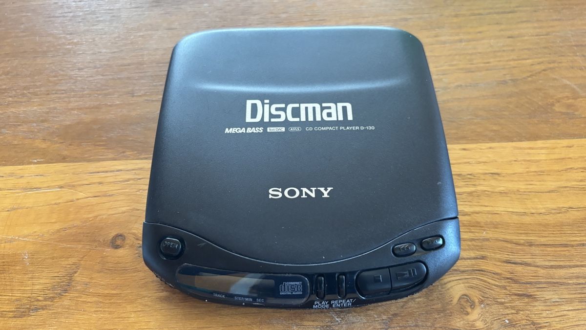 Sony Tragbarer Mediaplayer: Sony Discman D-130 ca. 1990 – Gebraucht aus St. Margrethen SG von Aroimaak