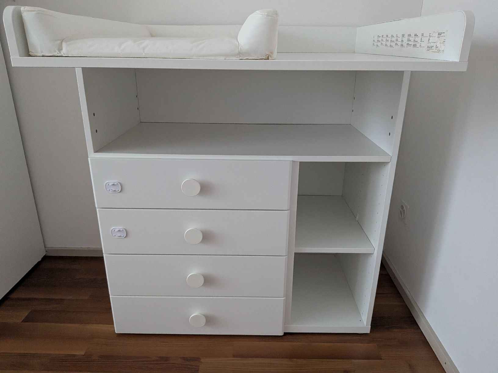 Ikea Fasciatoi & Accessori: White Changing Table with Drawers and Storage Shelves – Nuovo (secondo la descrizione) da Zürich venduto da ash_vqx6 2