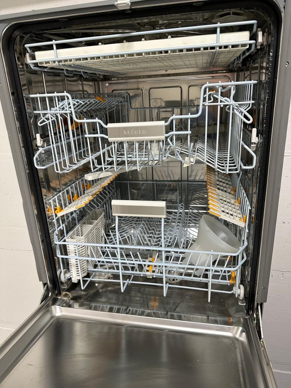 Miele Machines à laver la vaisselle: Geschirrspüler- Miele – D'occasion à Spreitenbach par Space_X 5
